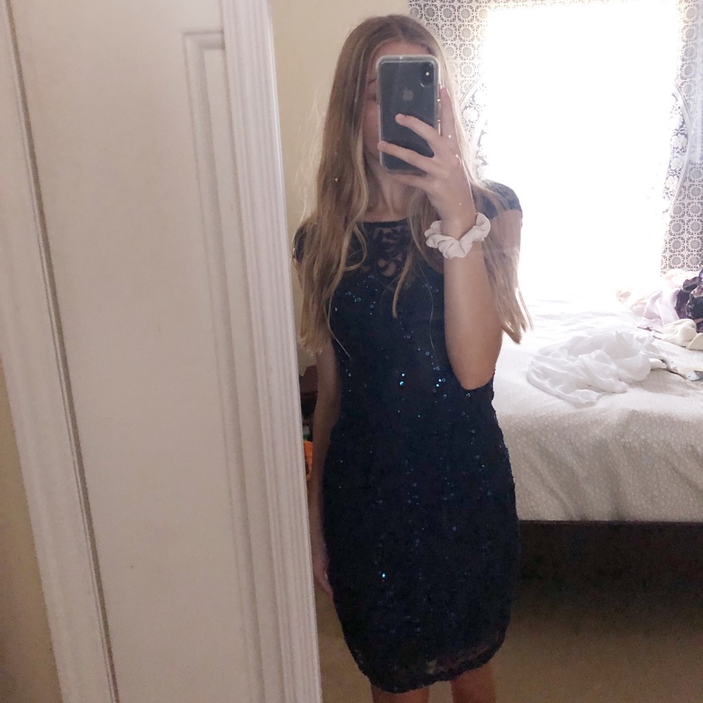 Dress - Picture 2 of 2